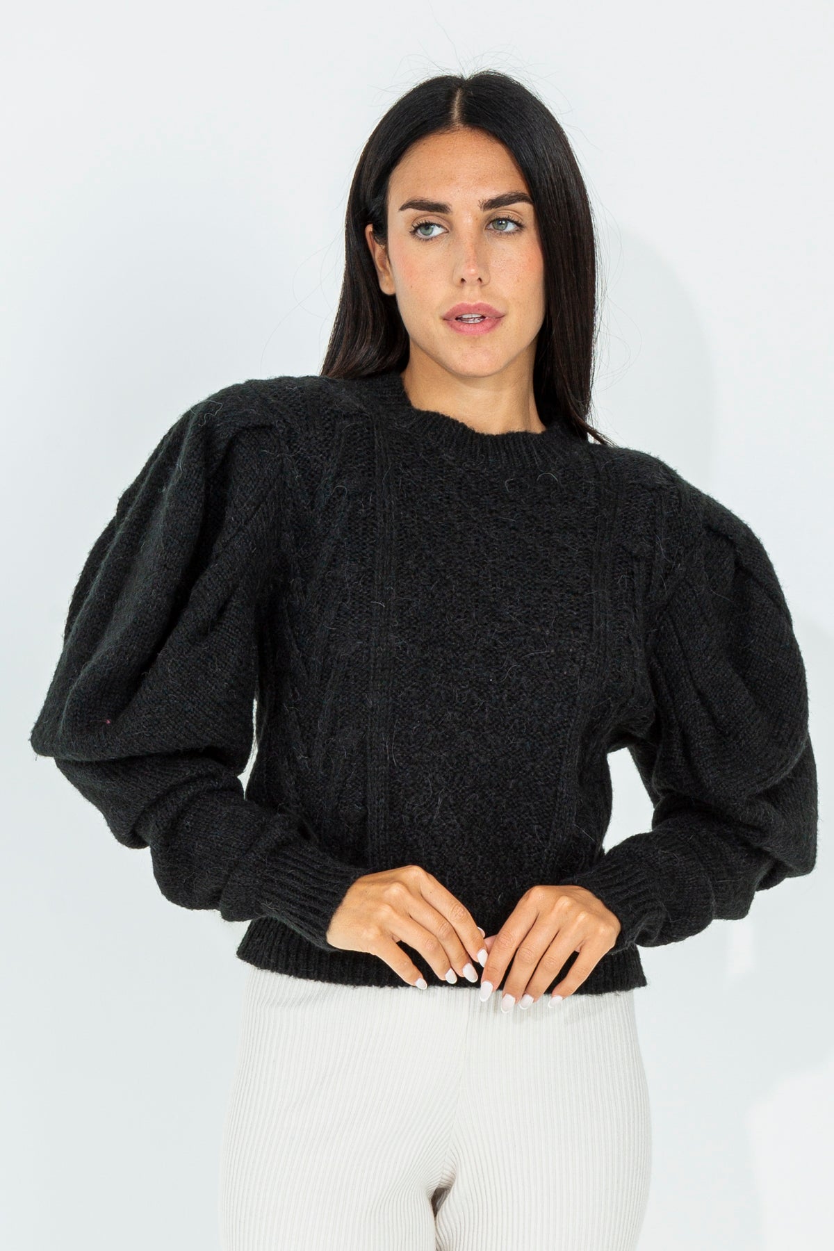 Crop top with voluminous sleeves