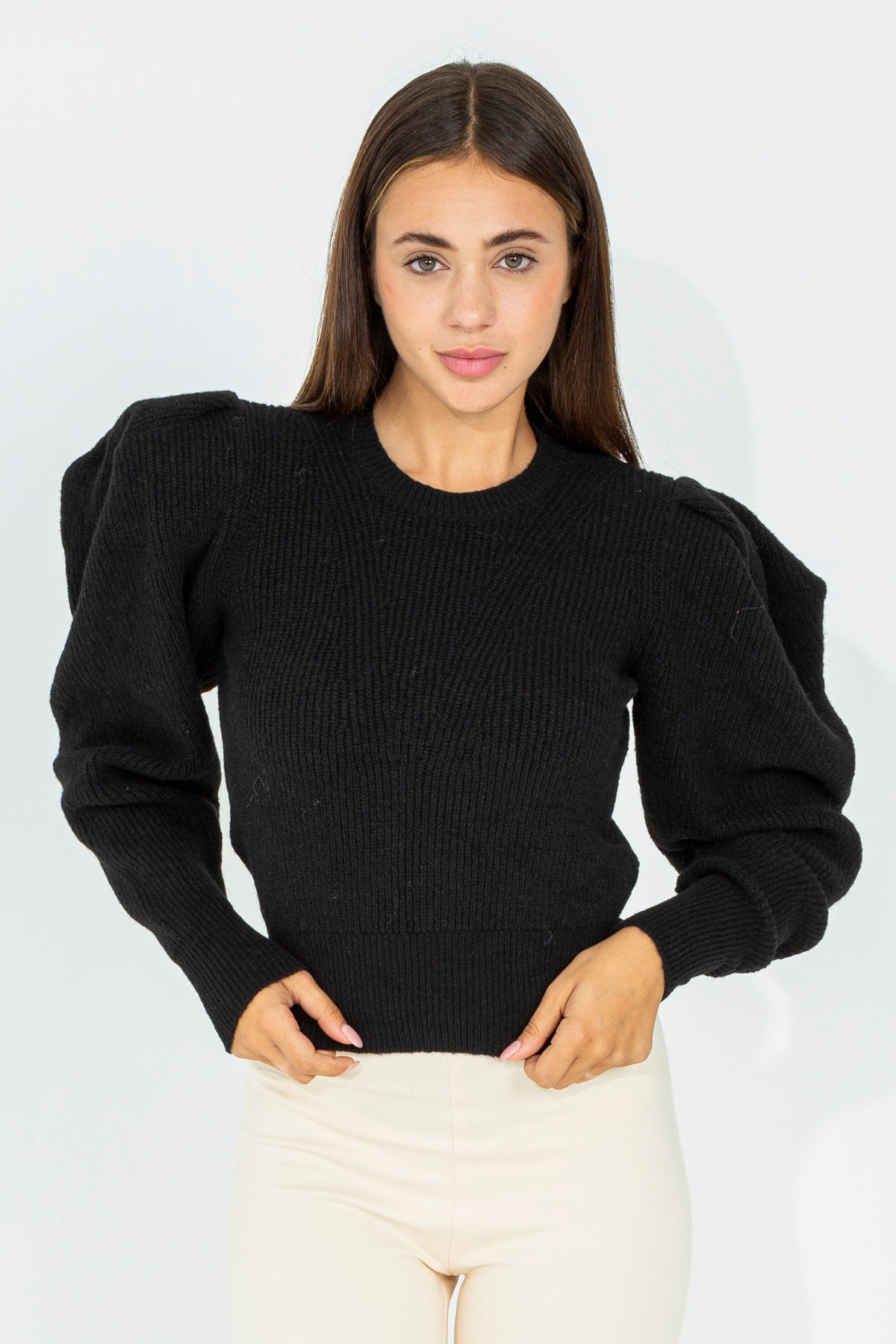 Crop top with voluminous sleeves