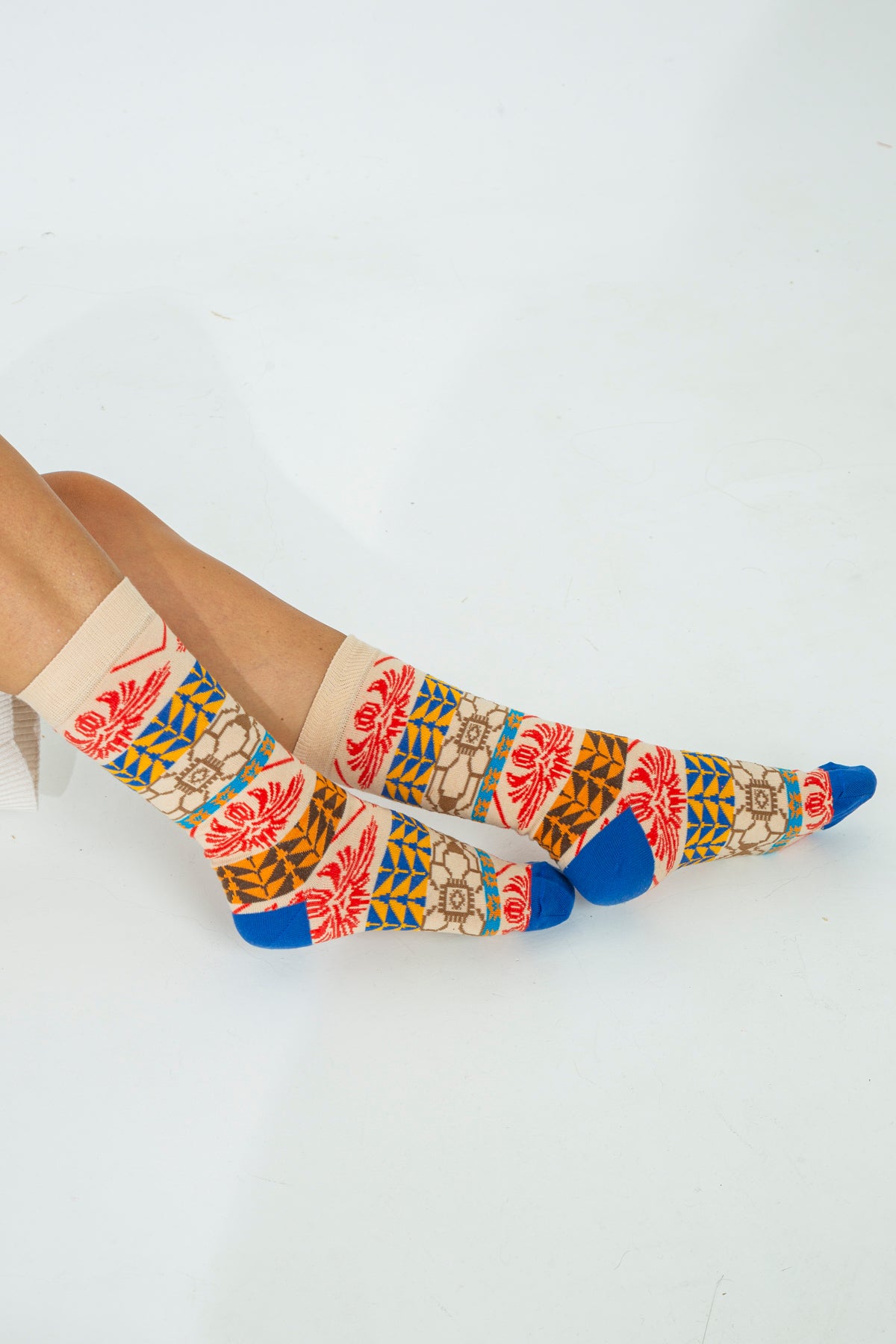 Jacquard pattern knee highs