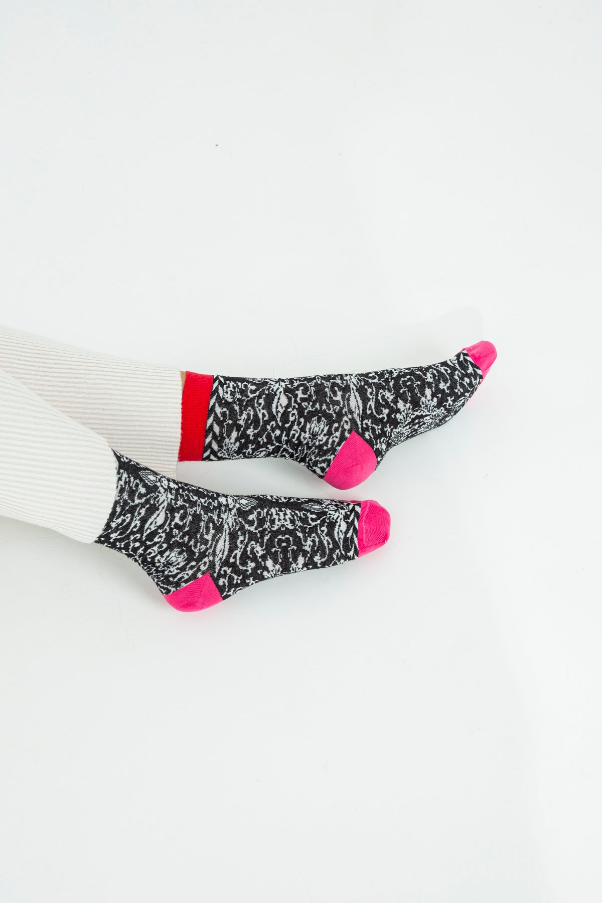 Jacquard pattern socks