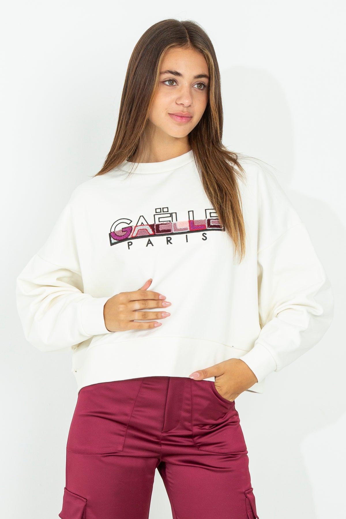 Oversized sweatshirt with embroidery