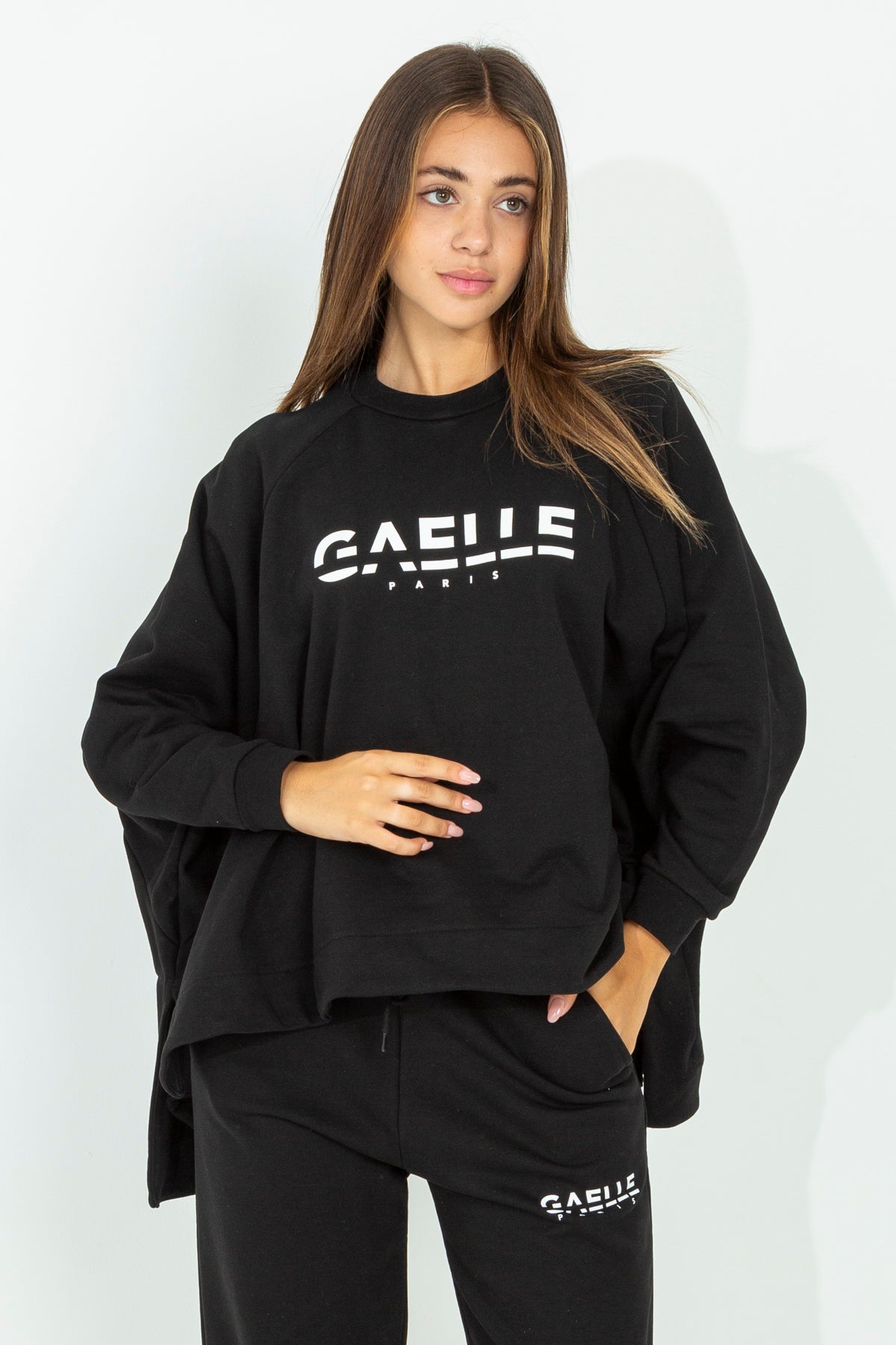 Oversized sweatshirt with printed logo