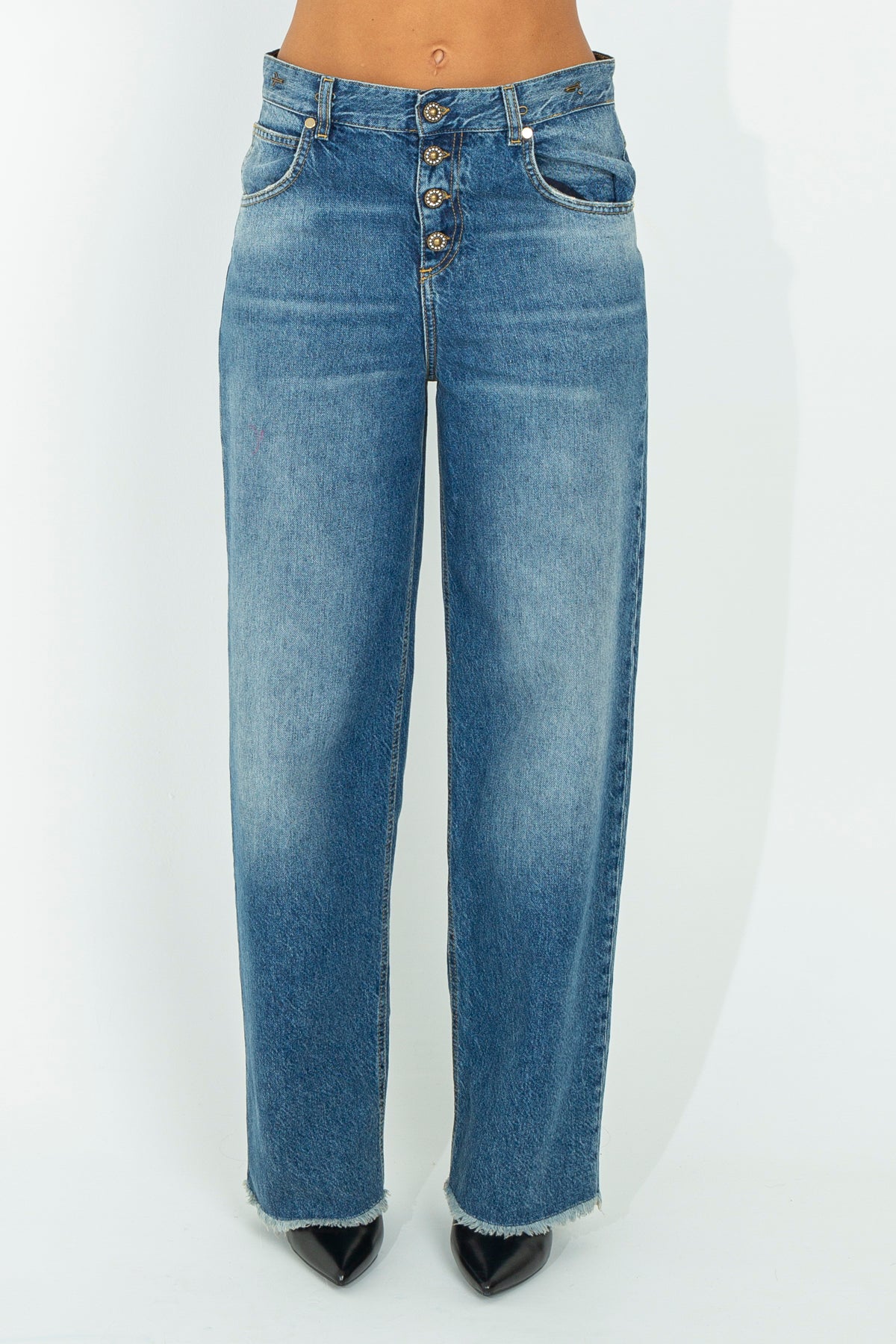 Low waisted boy jeans