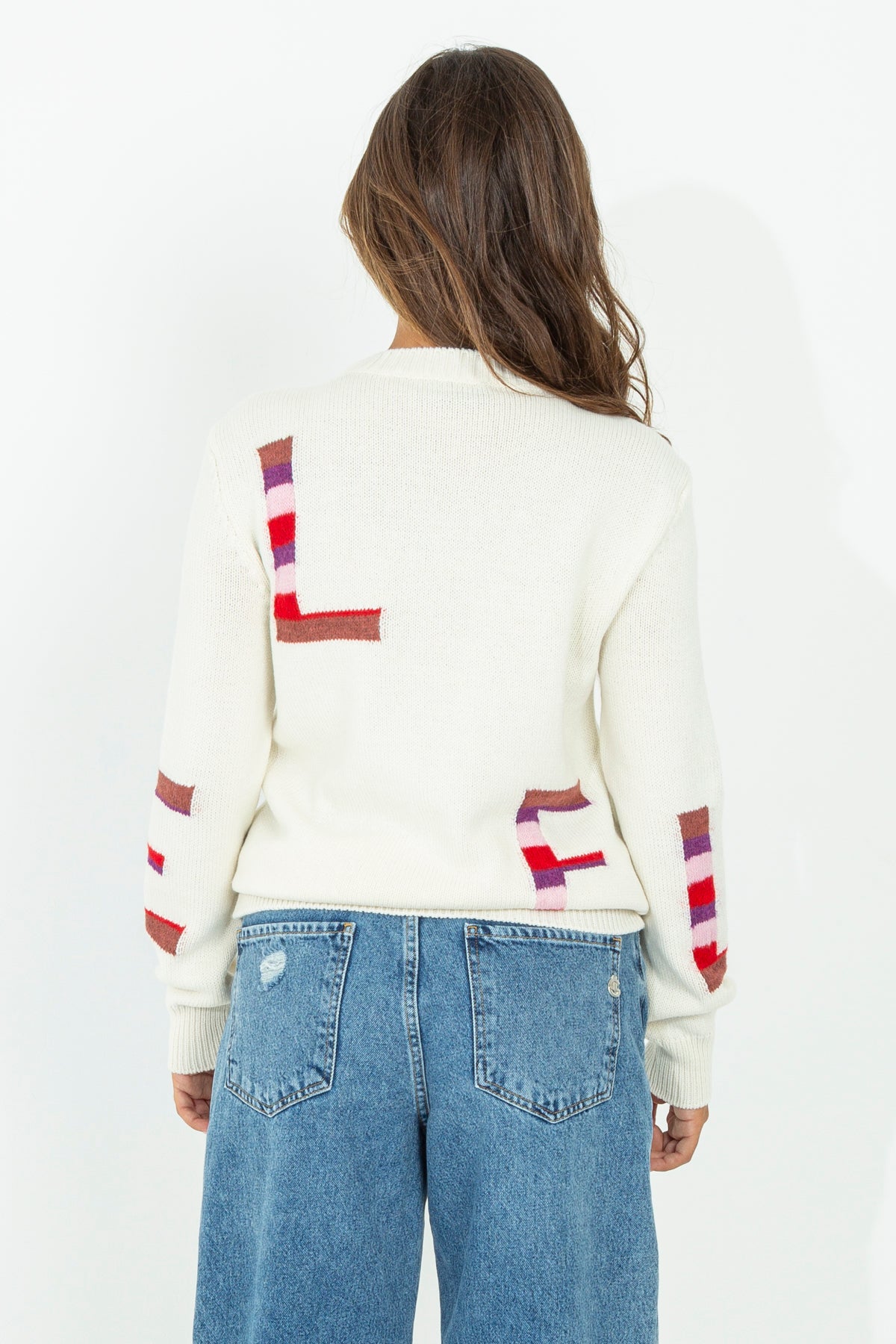 Pullover with colorful embroidery