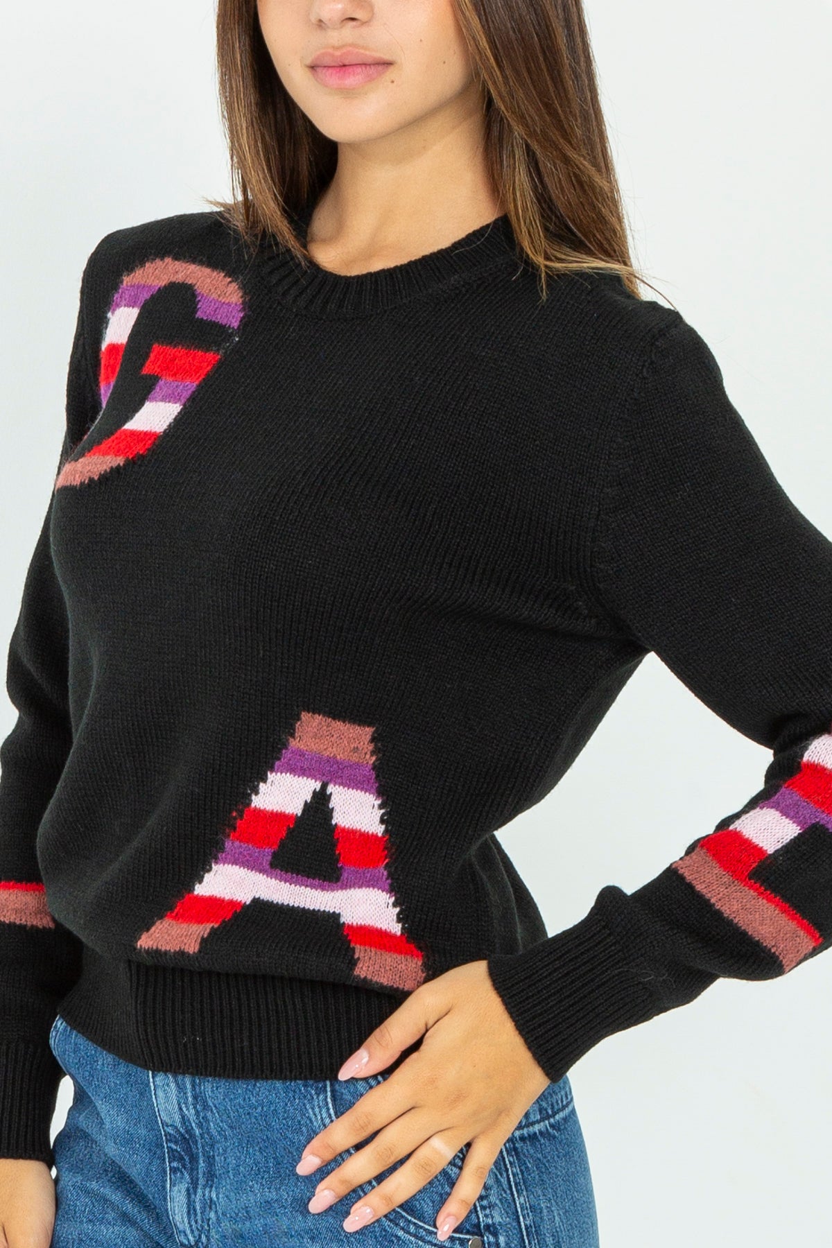 Pullover with colorful embroidery