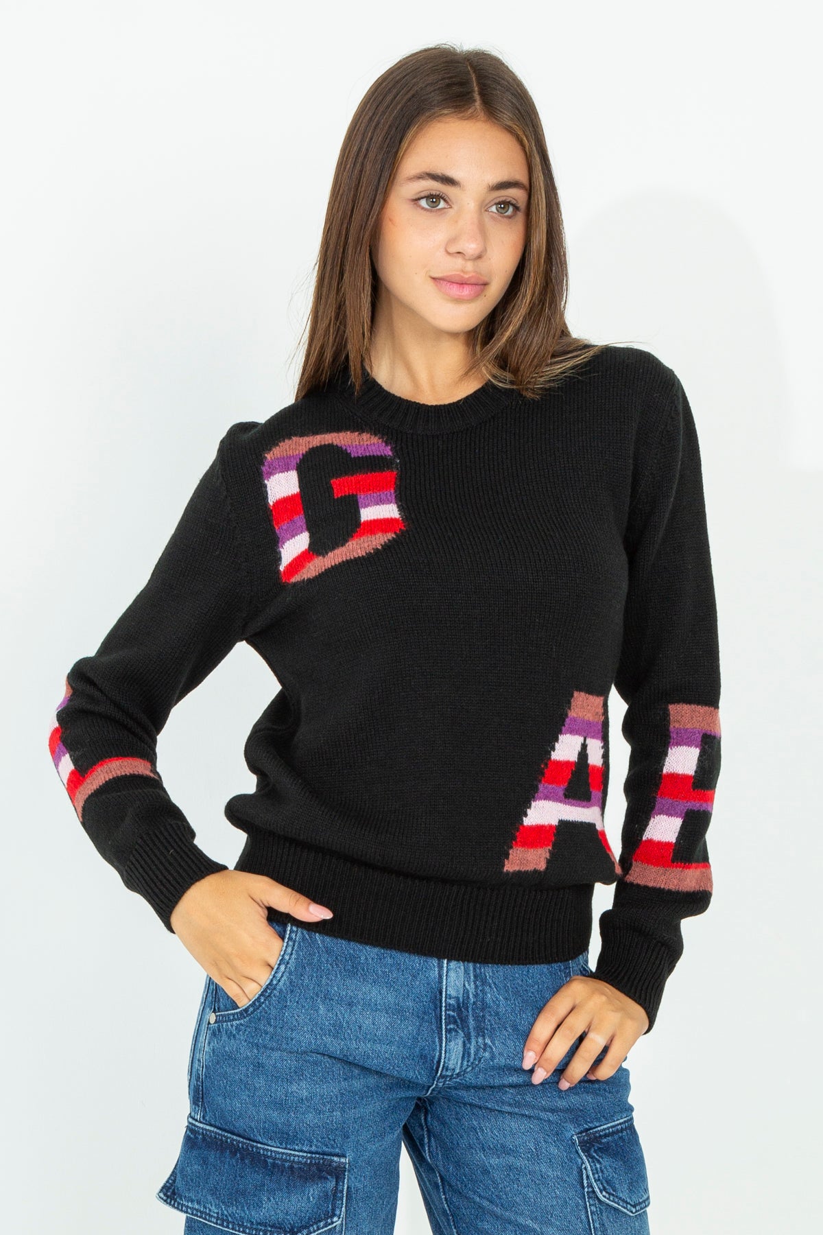 Pullover with colorful embroidery