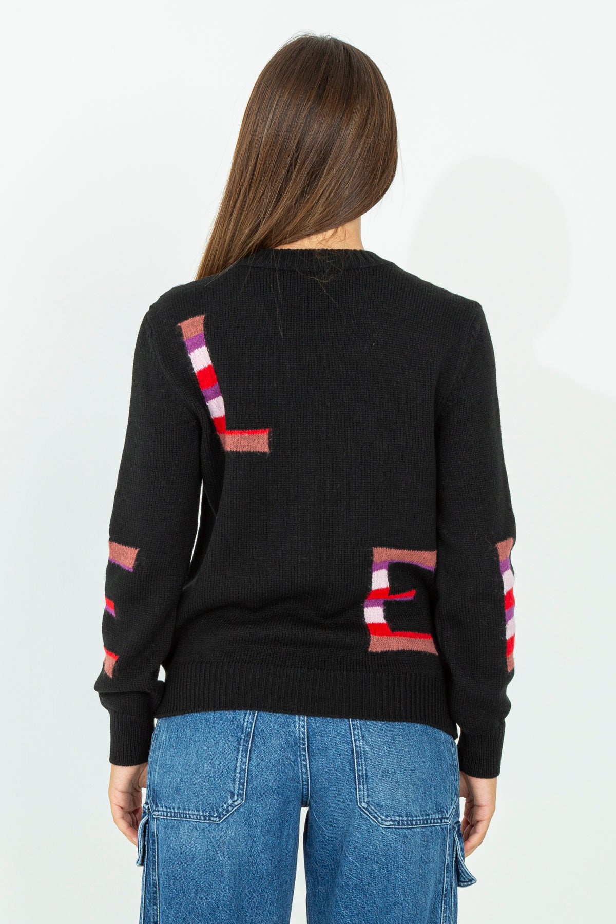 Pullover with colorful embroidery