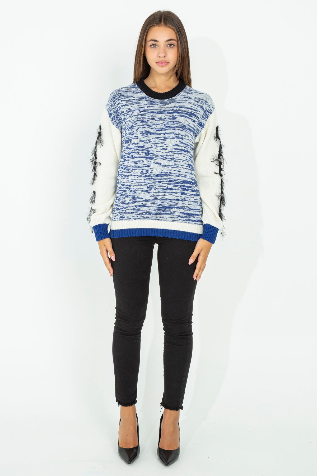 Pullover with contrasting sleeves