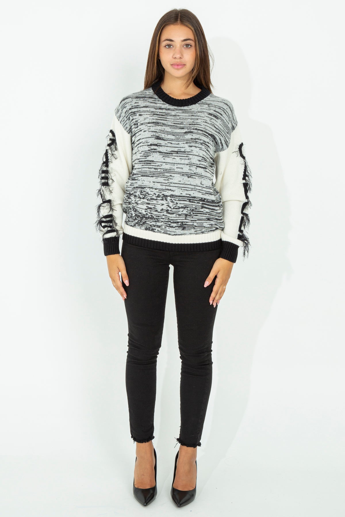 Pullover with contrasting sleeves