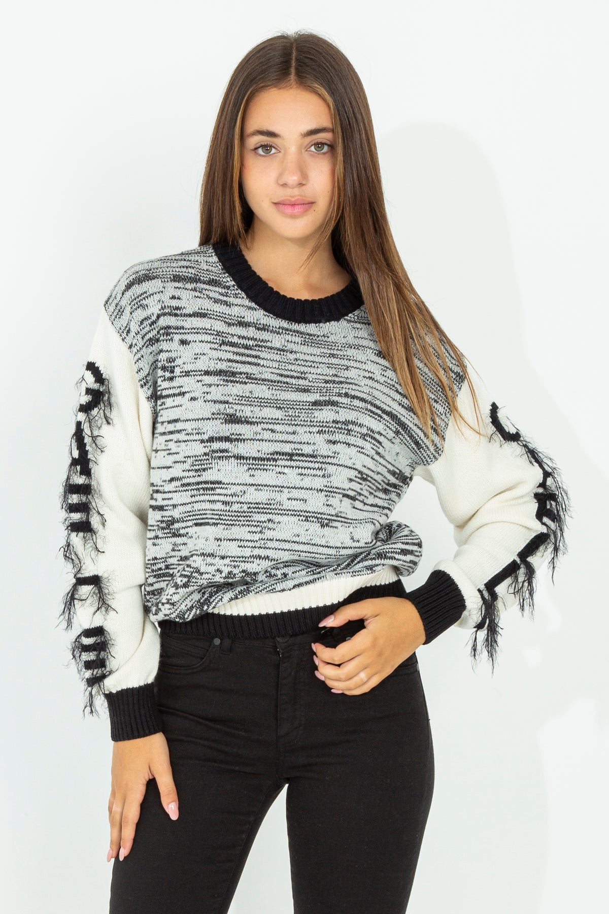 Pullover with contrasting sleeves