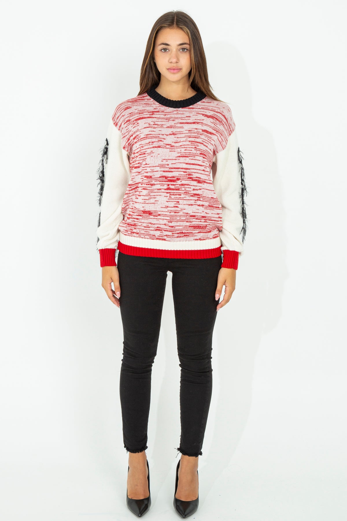 Pullover with contrasting sleeves