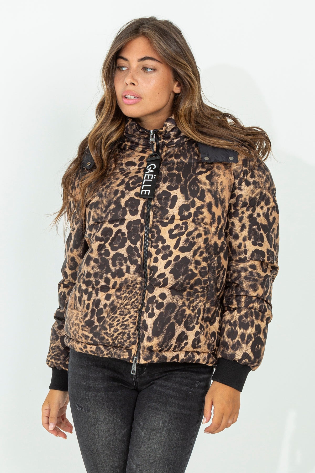 Short animalier down jacket