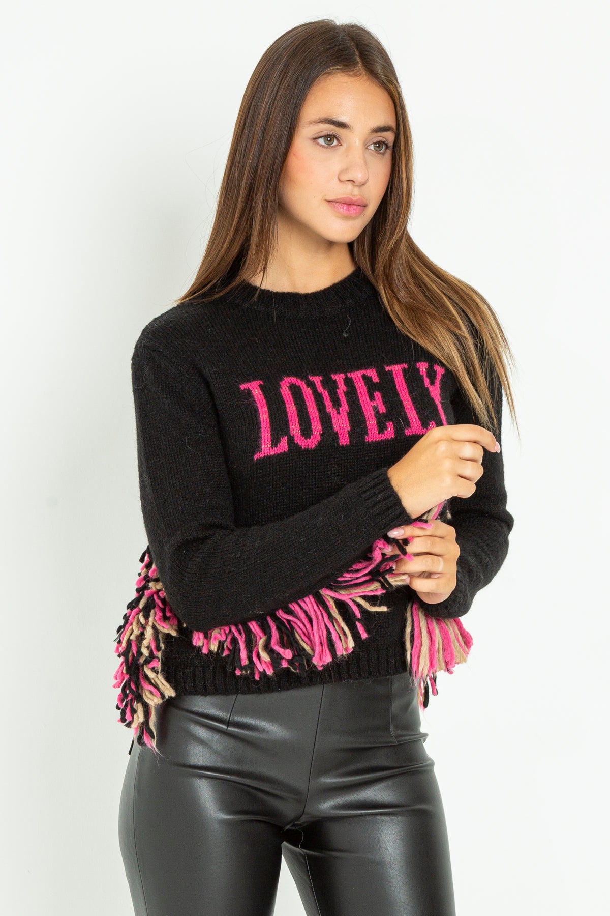 Wool sweater with fringes