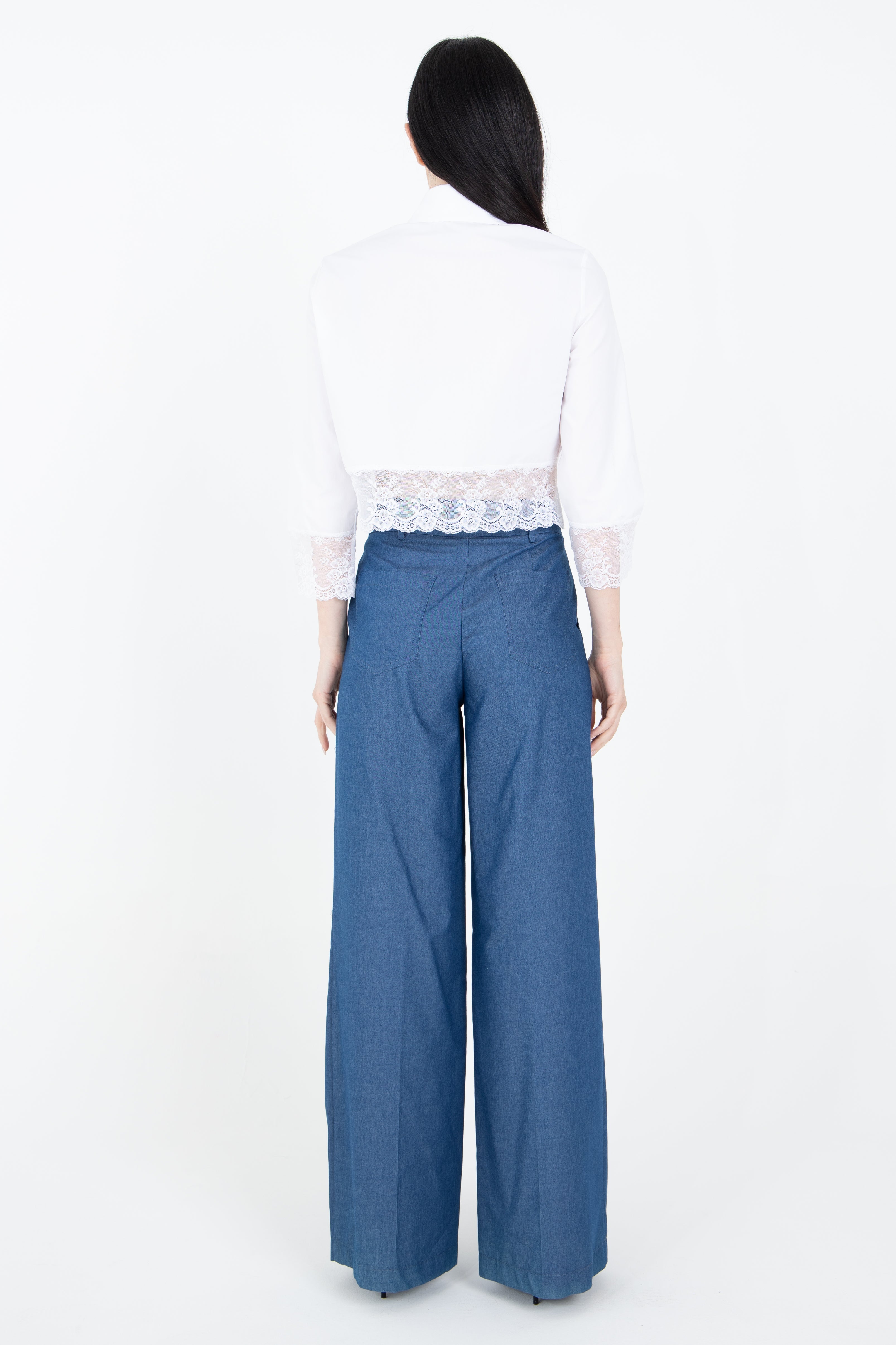 Camicia crop con fondo in pizzo