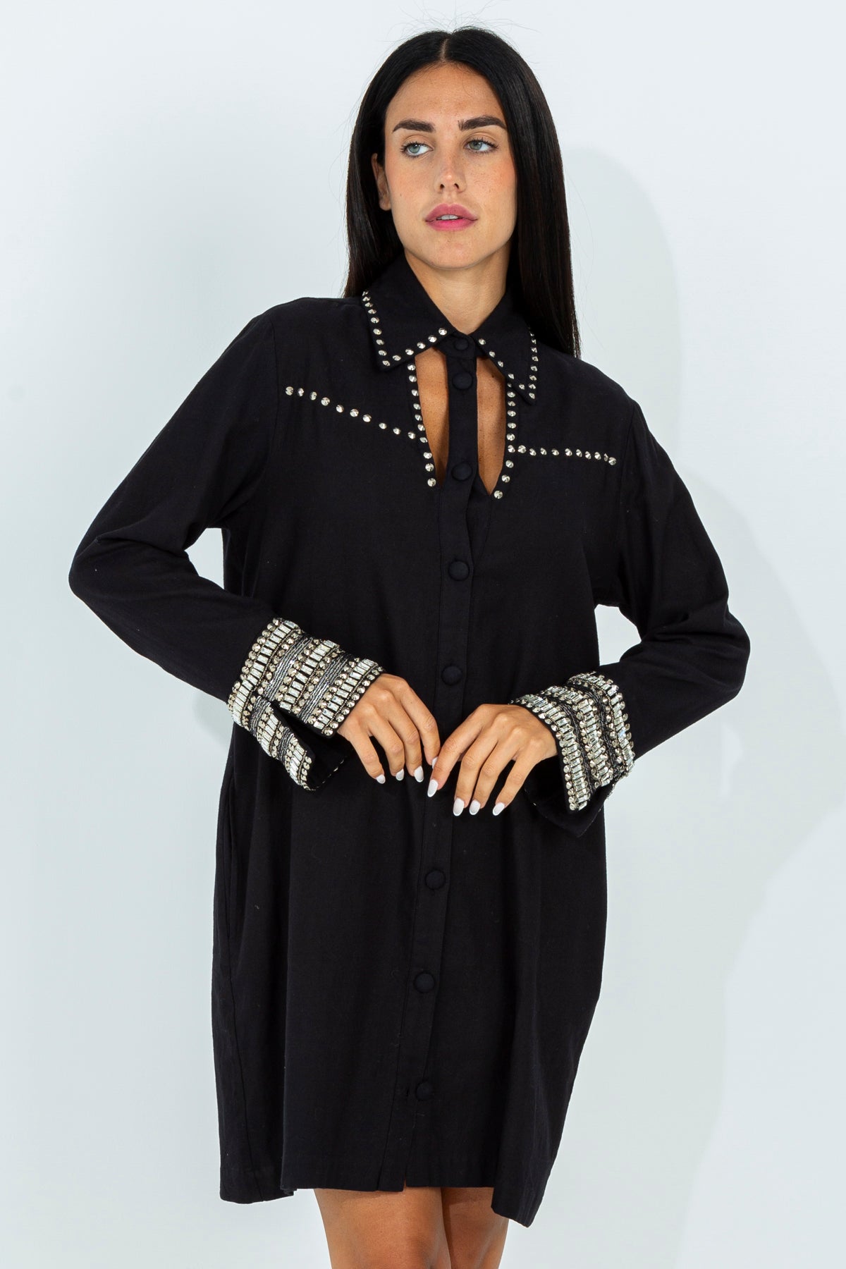 Shirt dress with appliques