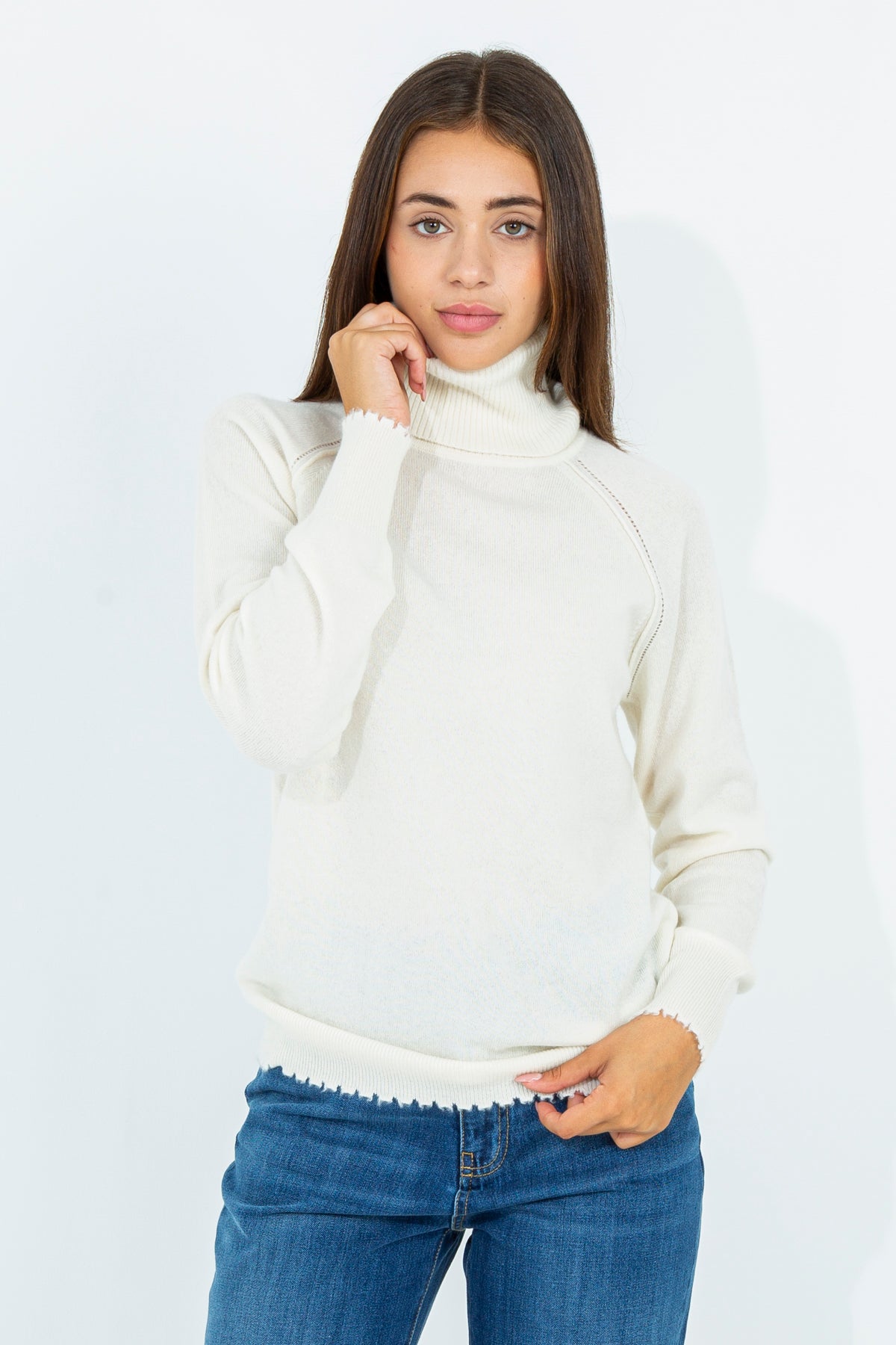 Mock neck sweater with scalloped bottom