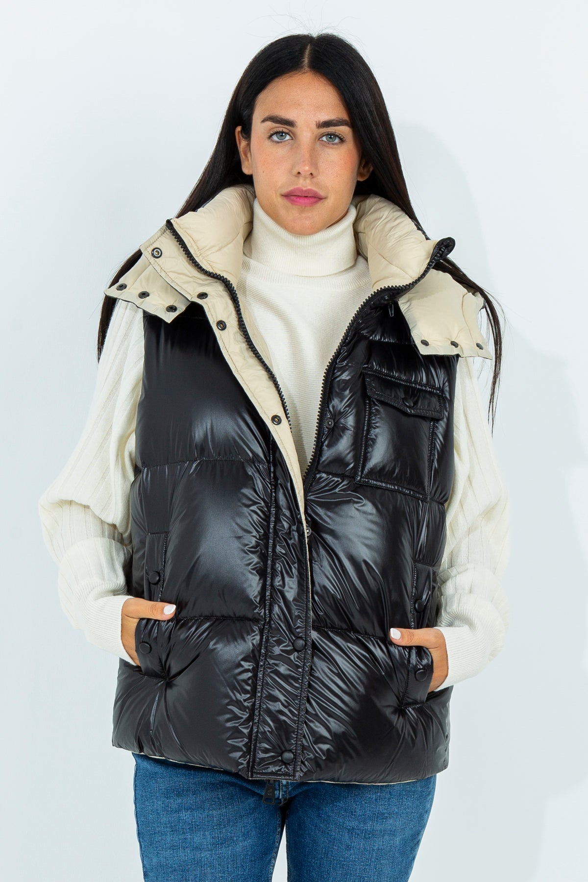 Sleeveless down jacket