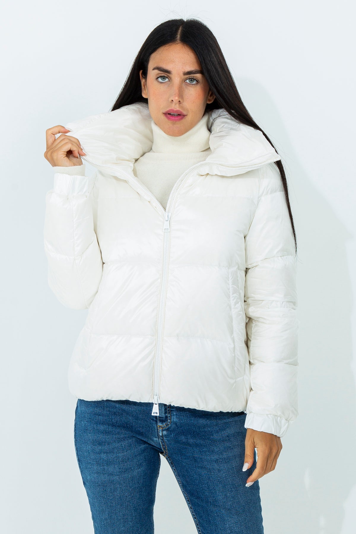 Short colored down jacket