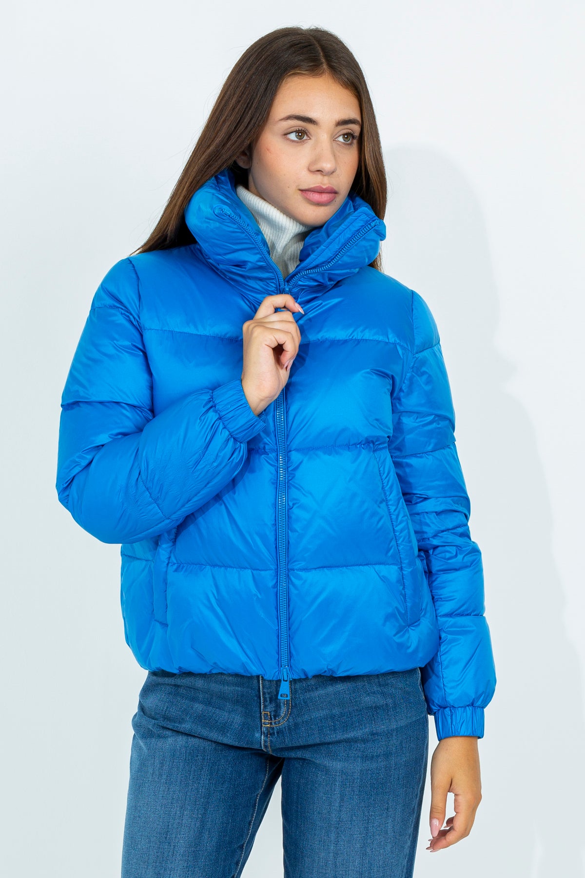 Short colored down jacket