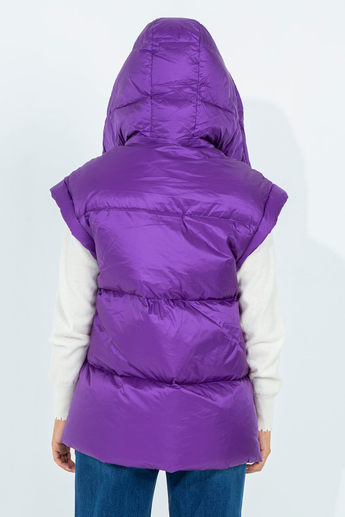 Large sleeveless down jacket