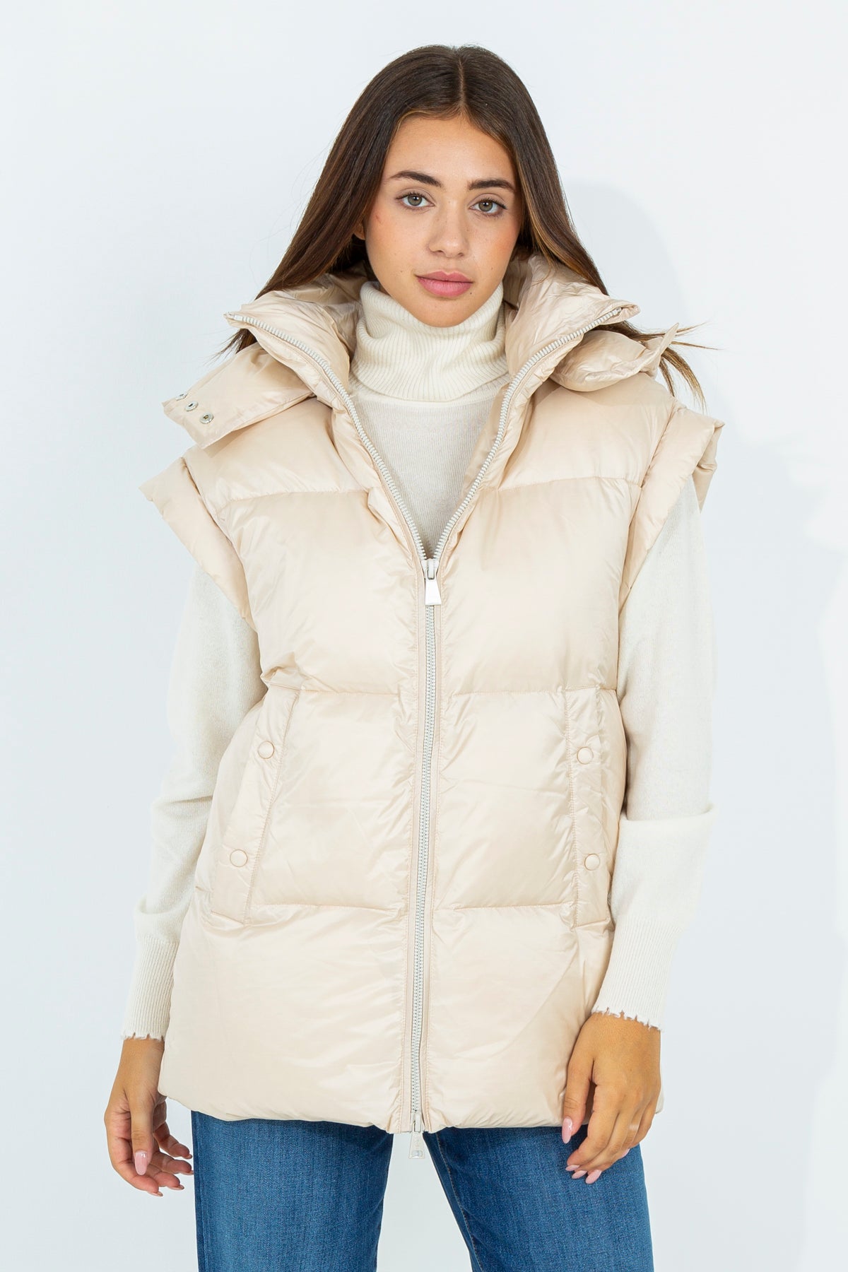 Large sleeveless down jacket