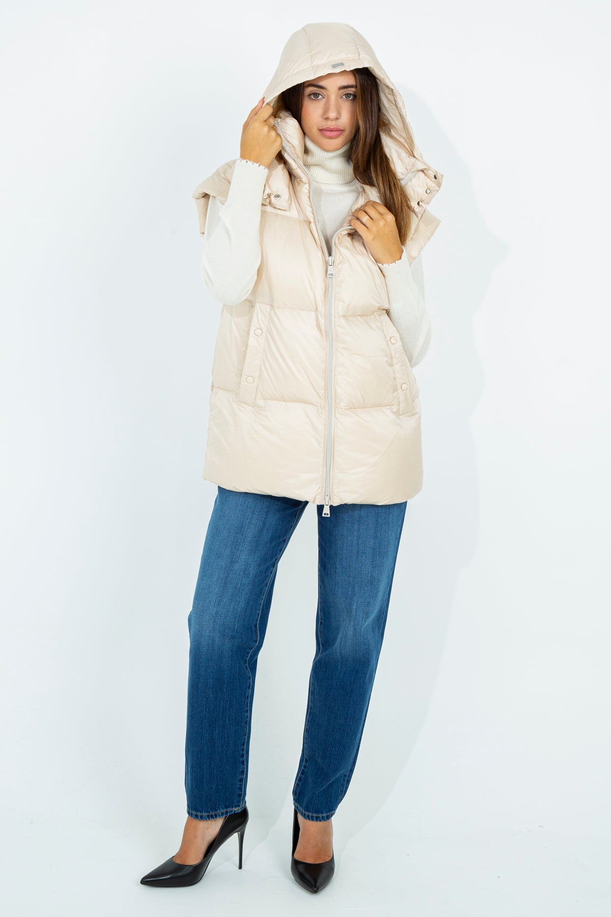 Large sleeveless down jacket