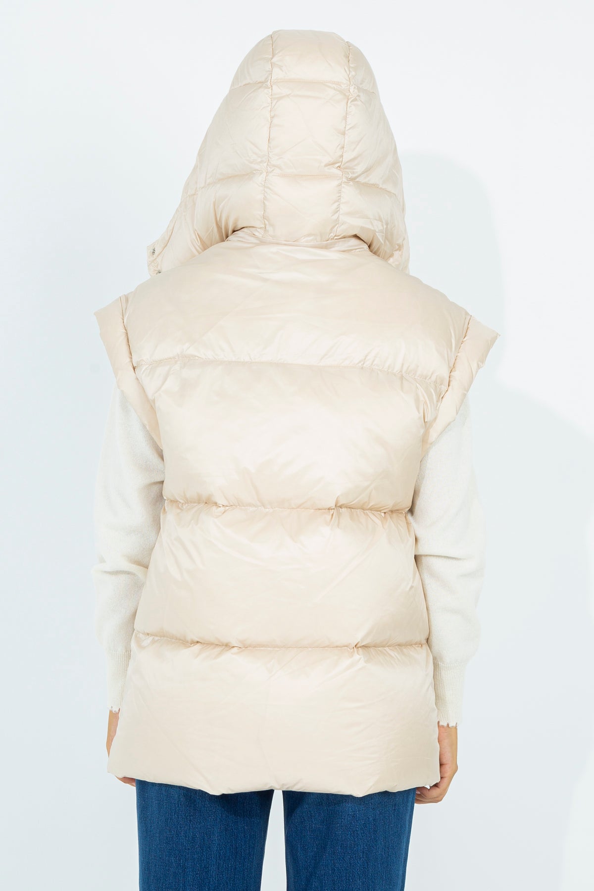 Large sleeveless down jacket