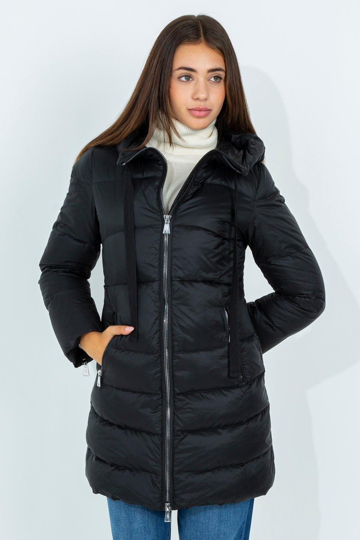 Long fitted down jacket