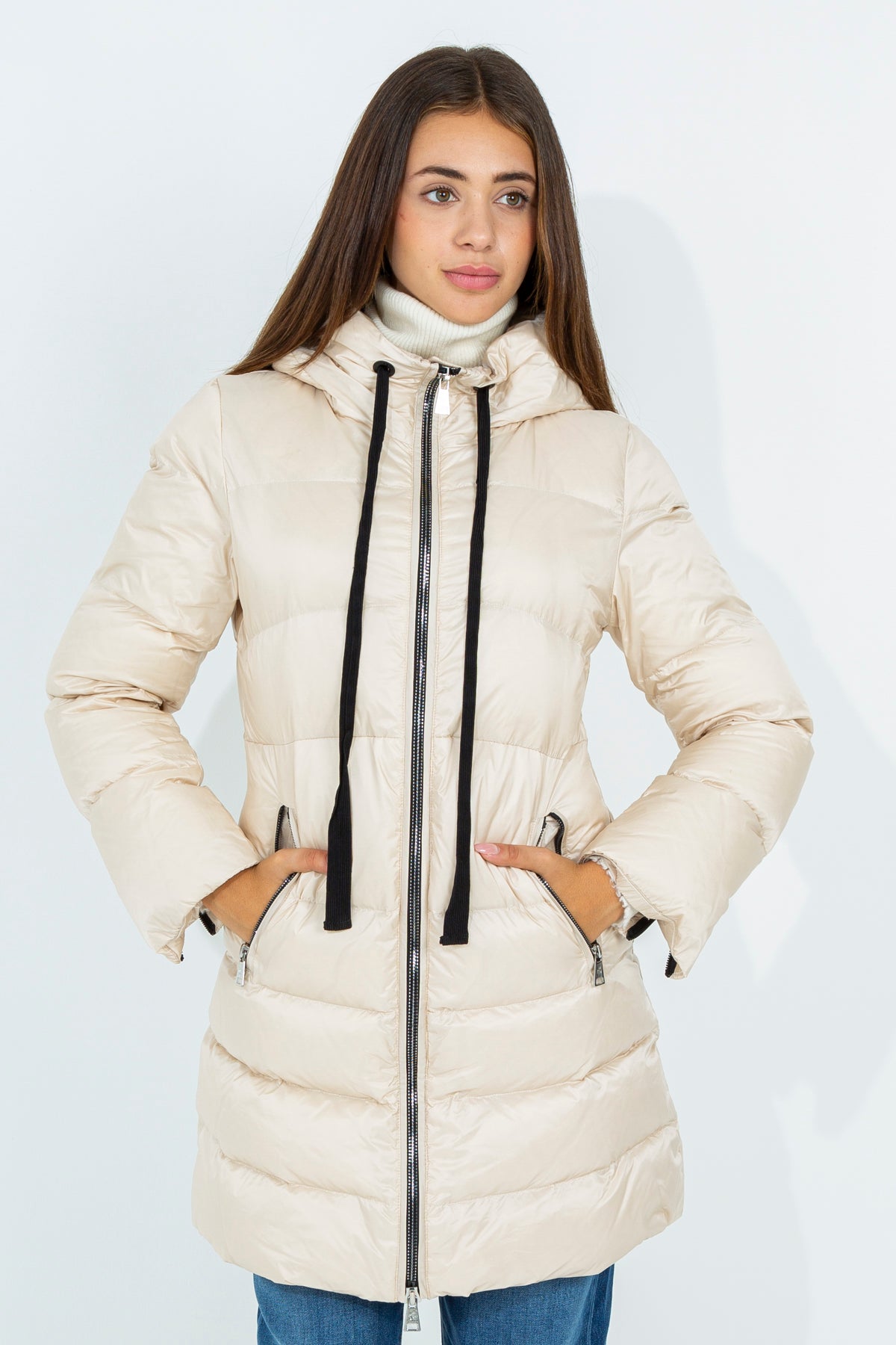 Long fitted down jacket