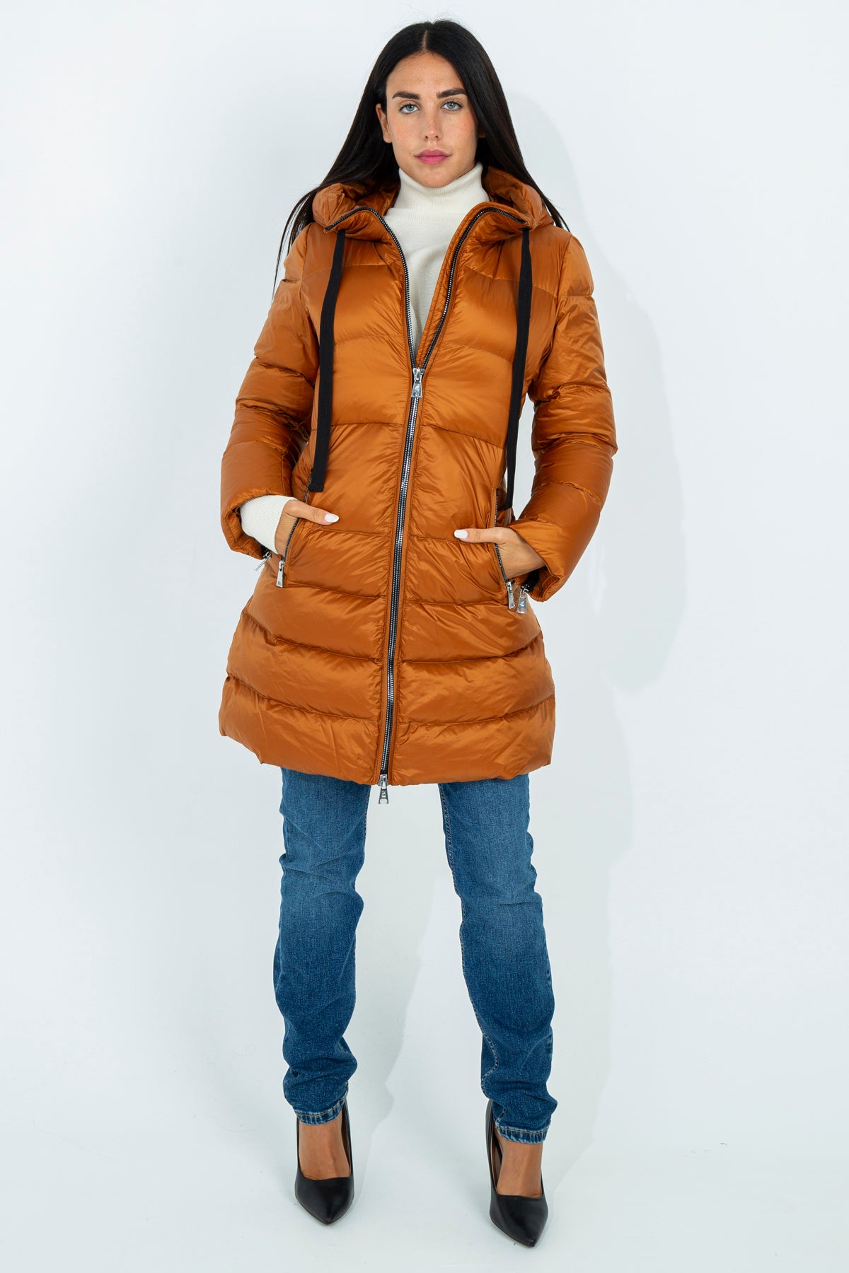 Long fitted down jacket