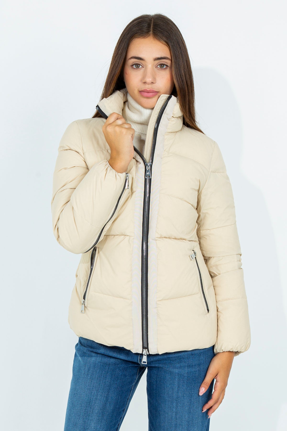 Fitted down jacket in matt fabric