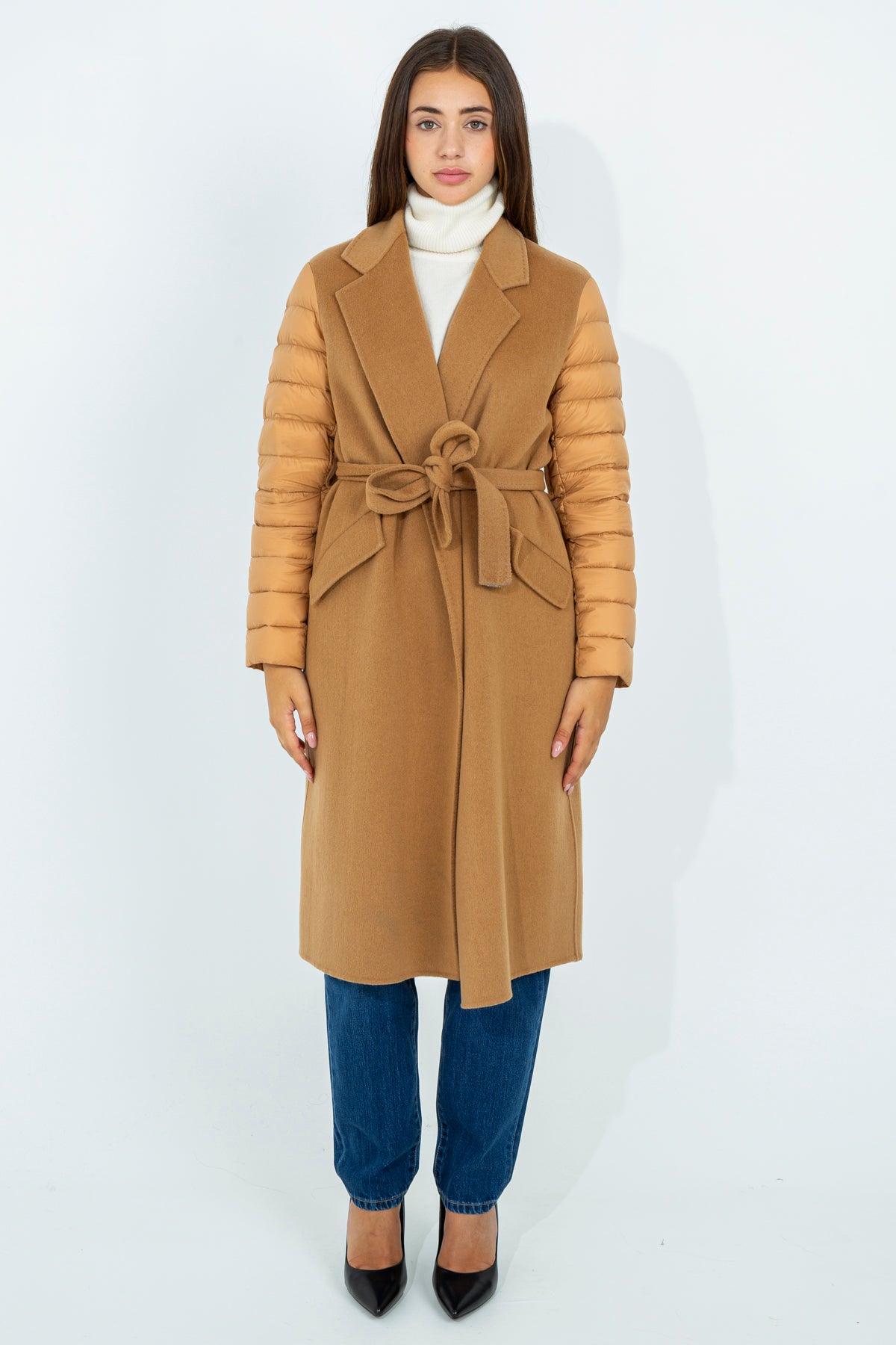 Coat with down sleeves