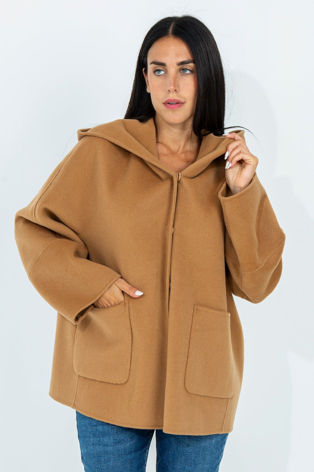 Short cape coat