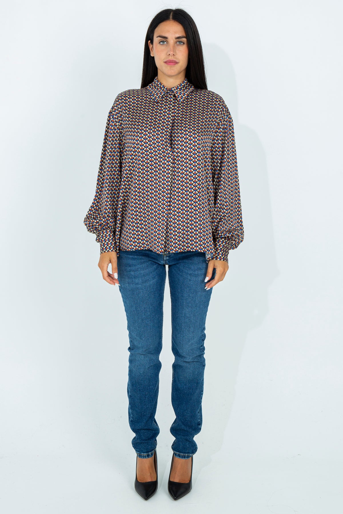 Patterned blouse with collar