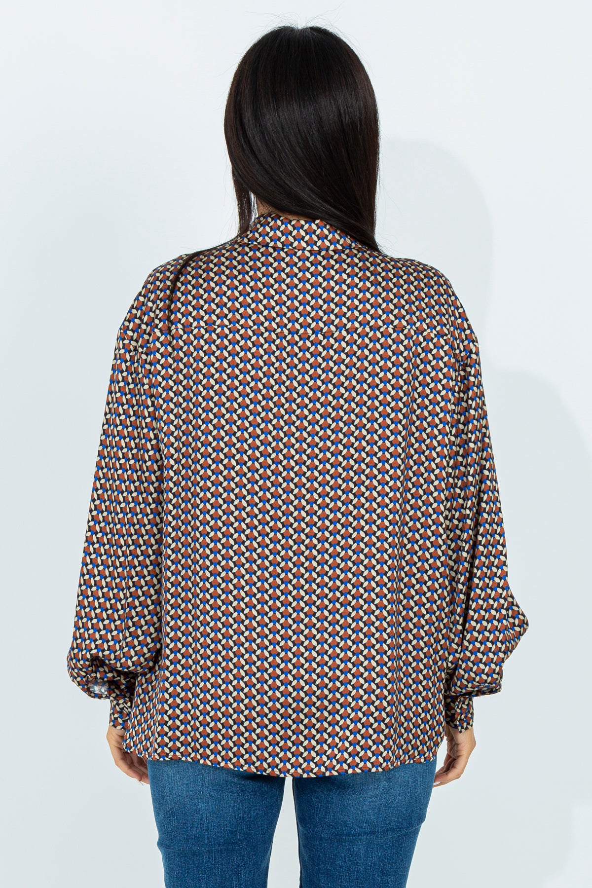 Patterned blouse with collar