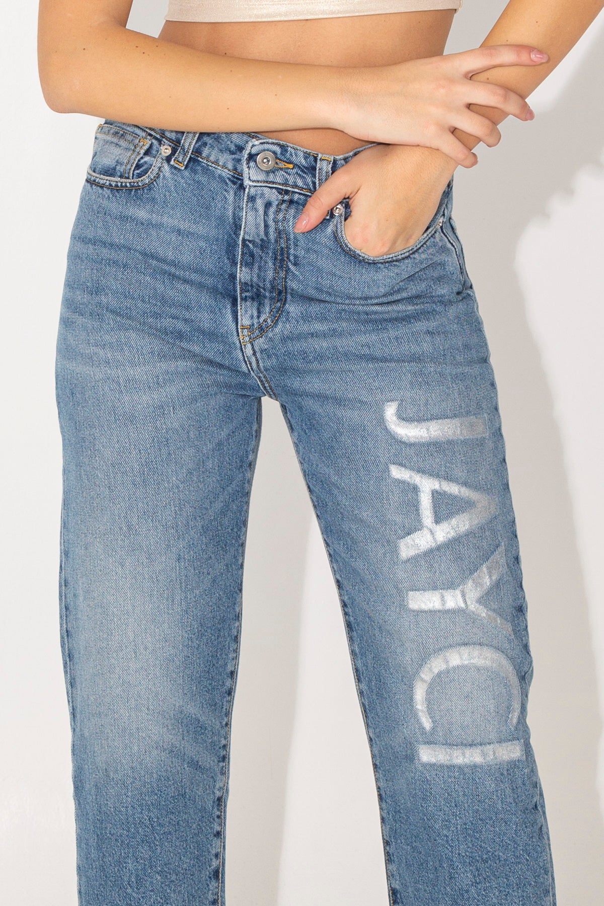 Jeans con dettaglio placcato