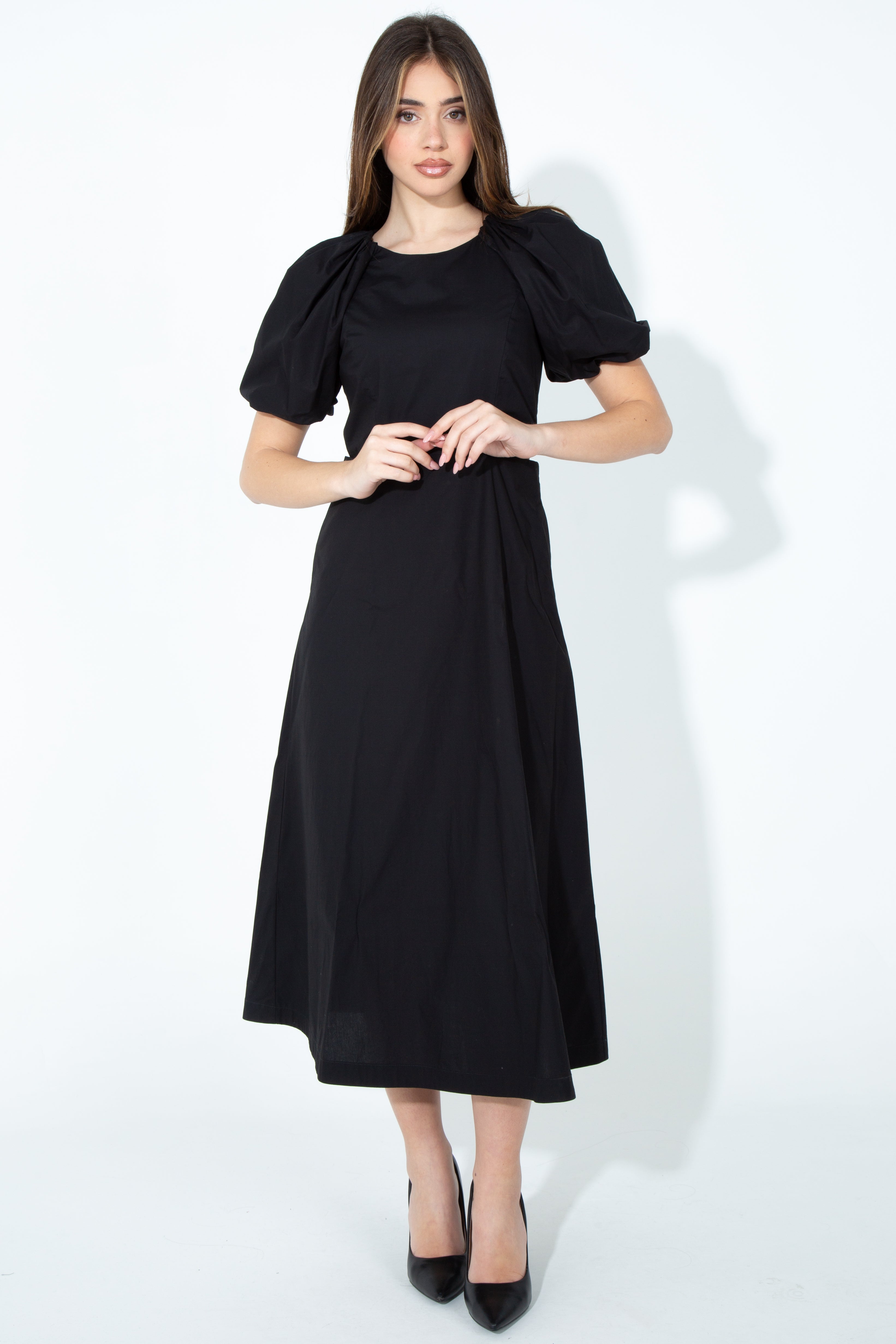 Abito midi con cut out