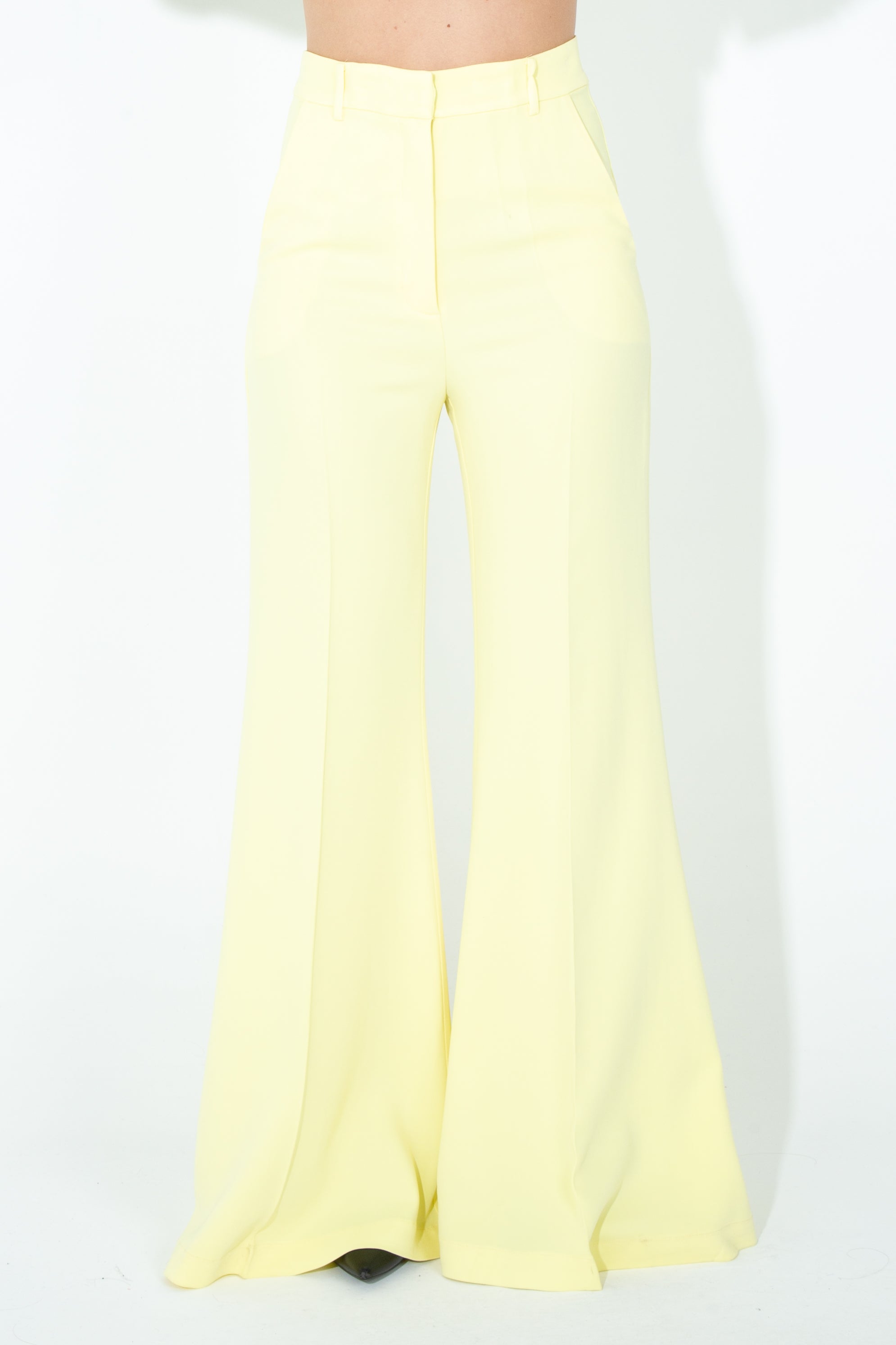 Pantalone a zampa ampia