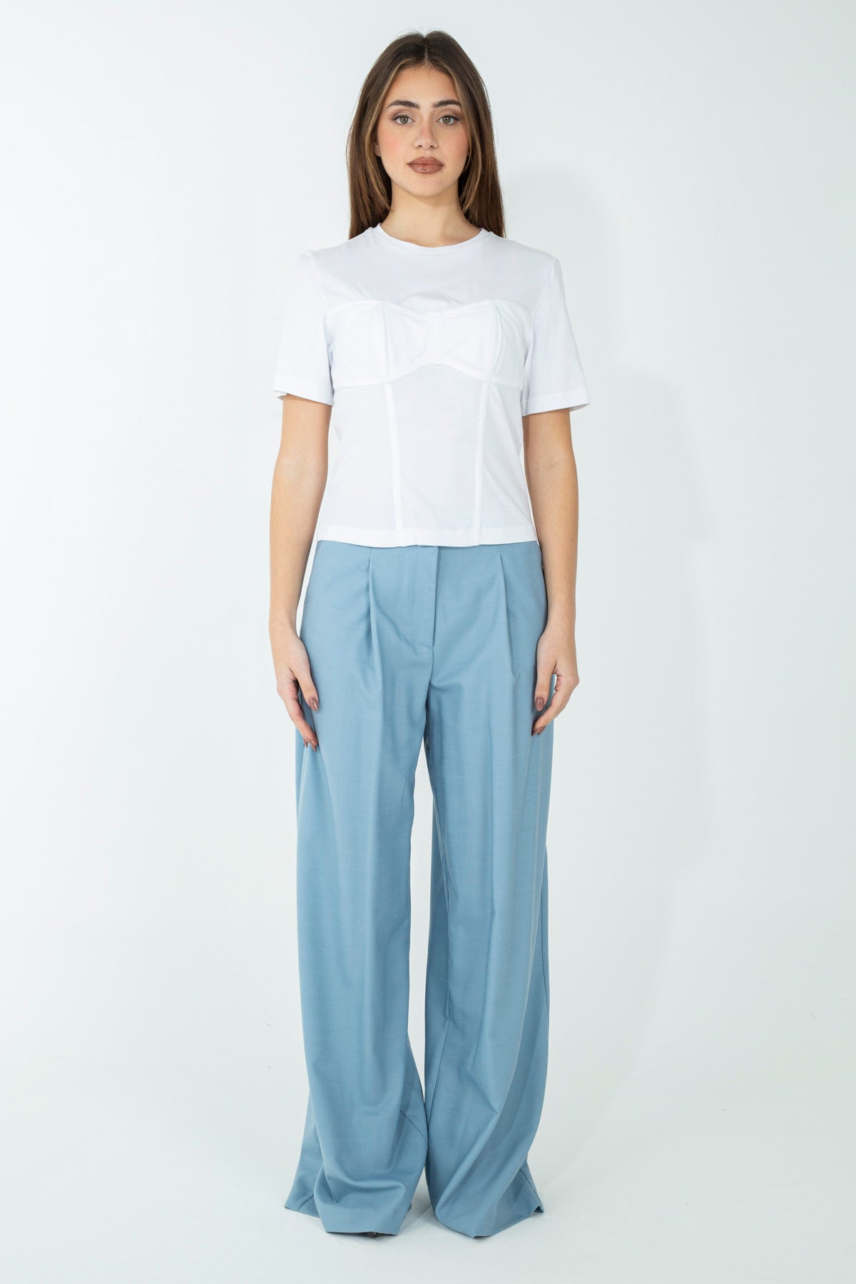 T-shirt con dettagli sartoriali