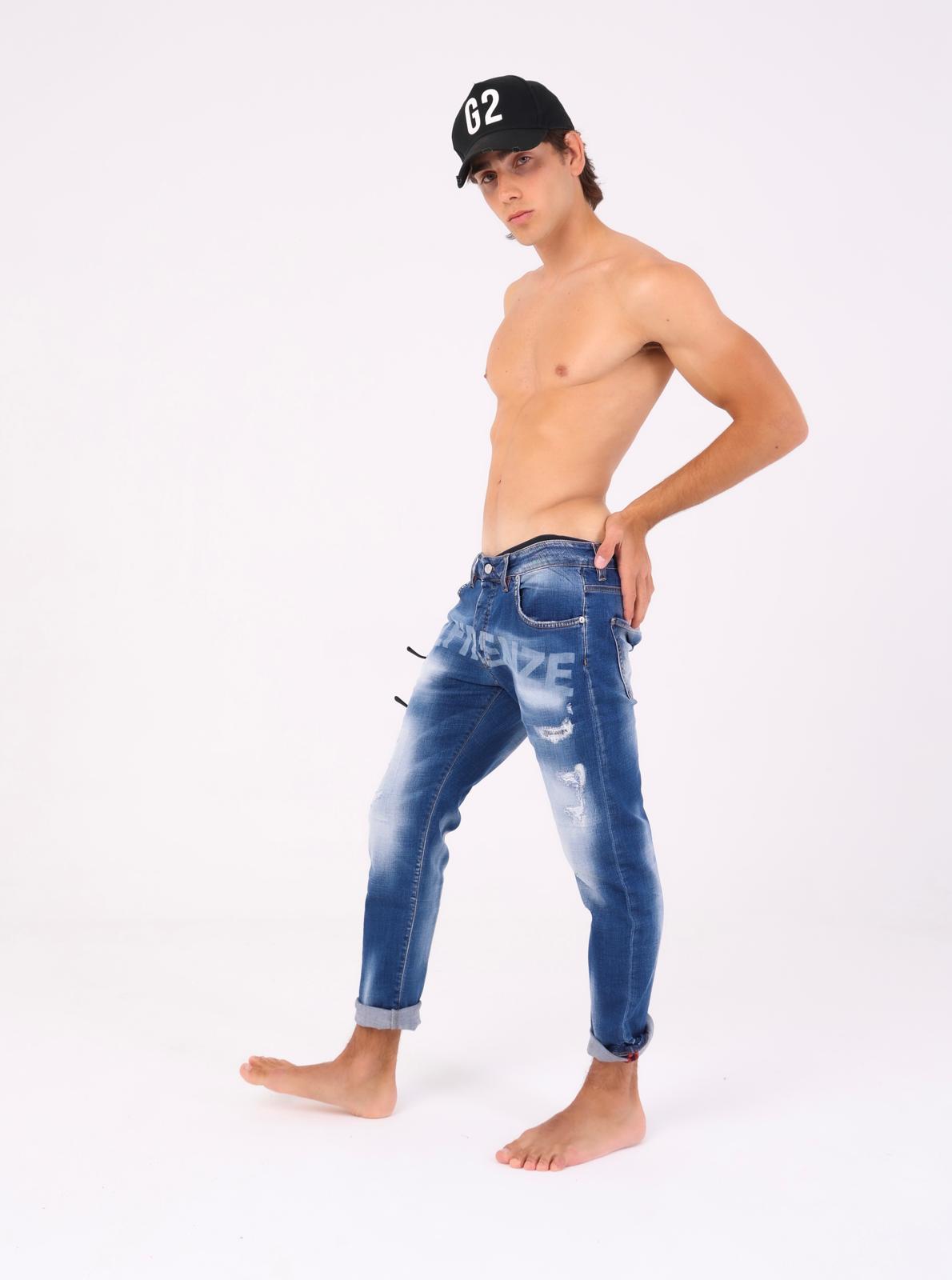 Jeans con stampa laser