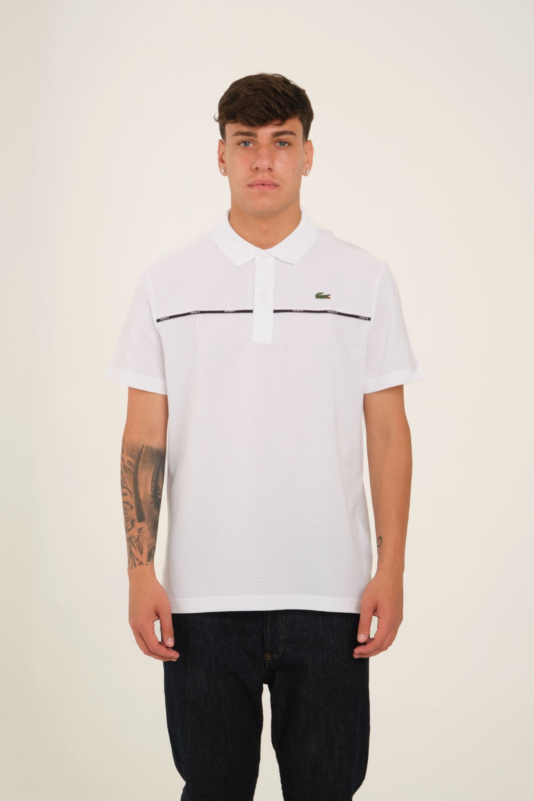 Polo con bordo con logo