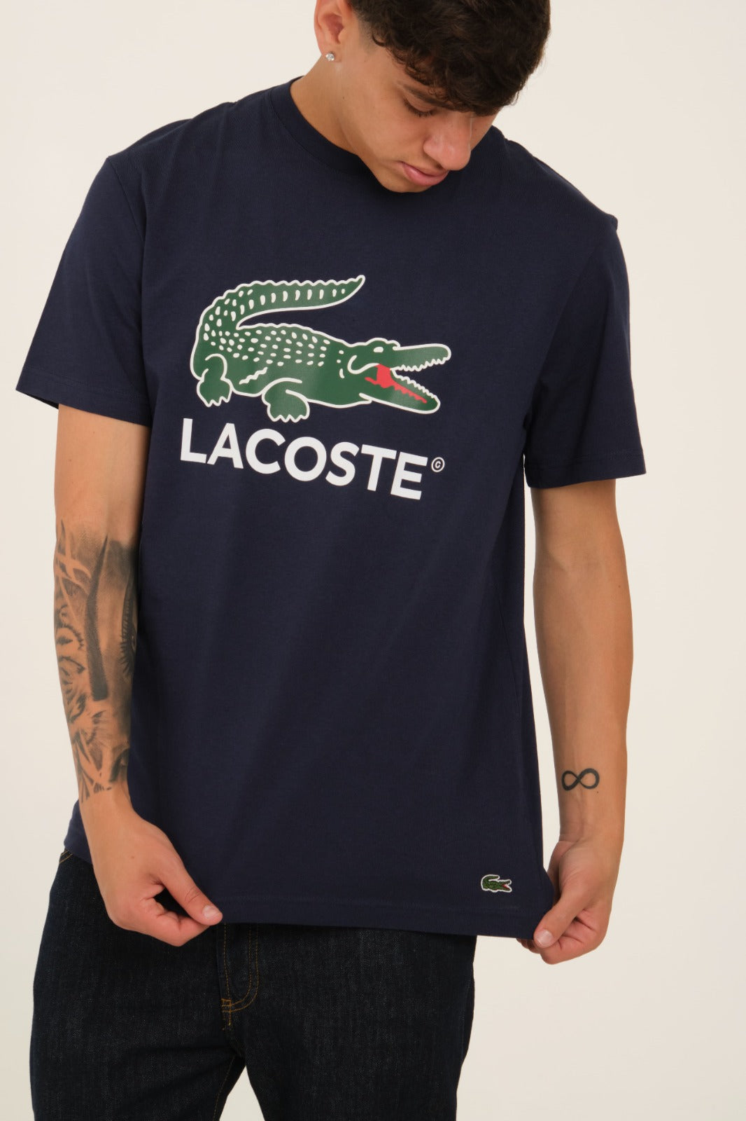 T-shirt con logo grande