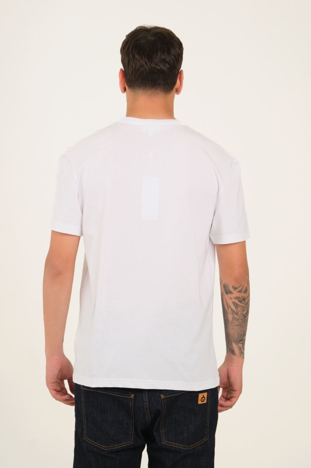 T-shirt con logo grande
