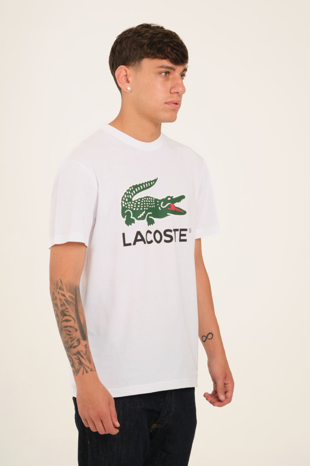 T-shirt con logo grande