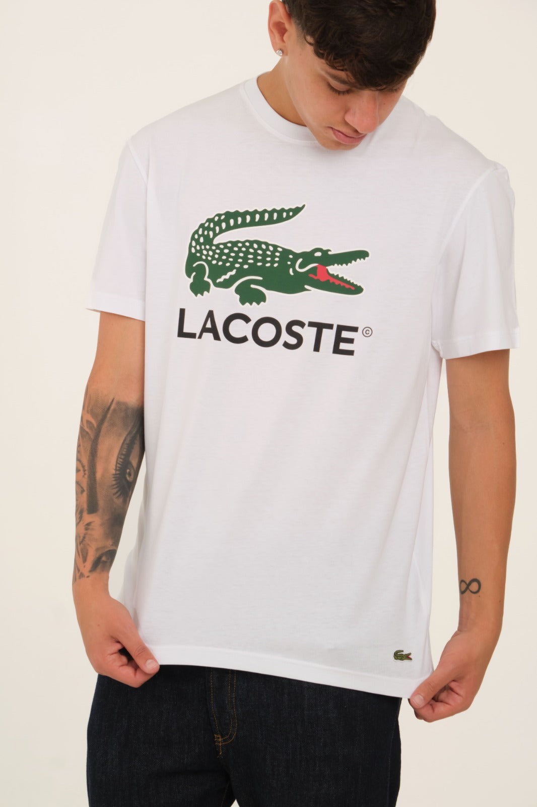 T-shirt con logo grande