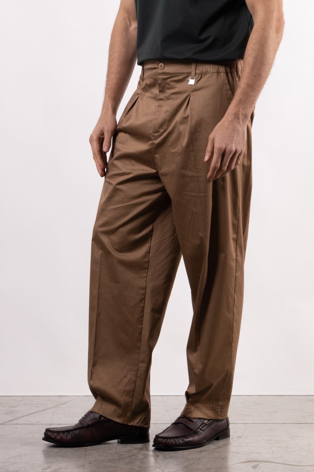 Pantalone in cotone con pences