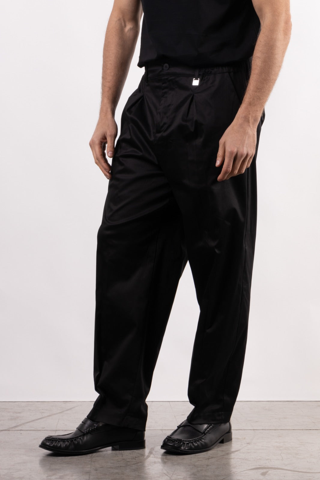 Pantalone in cotone con pences