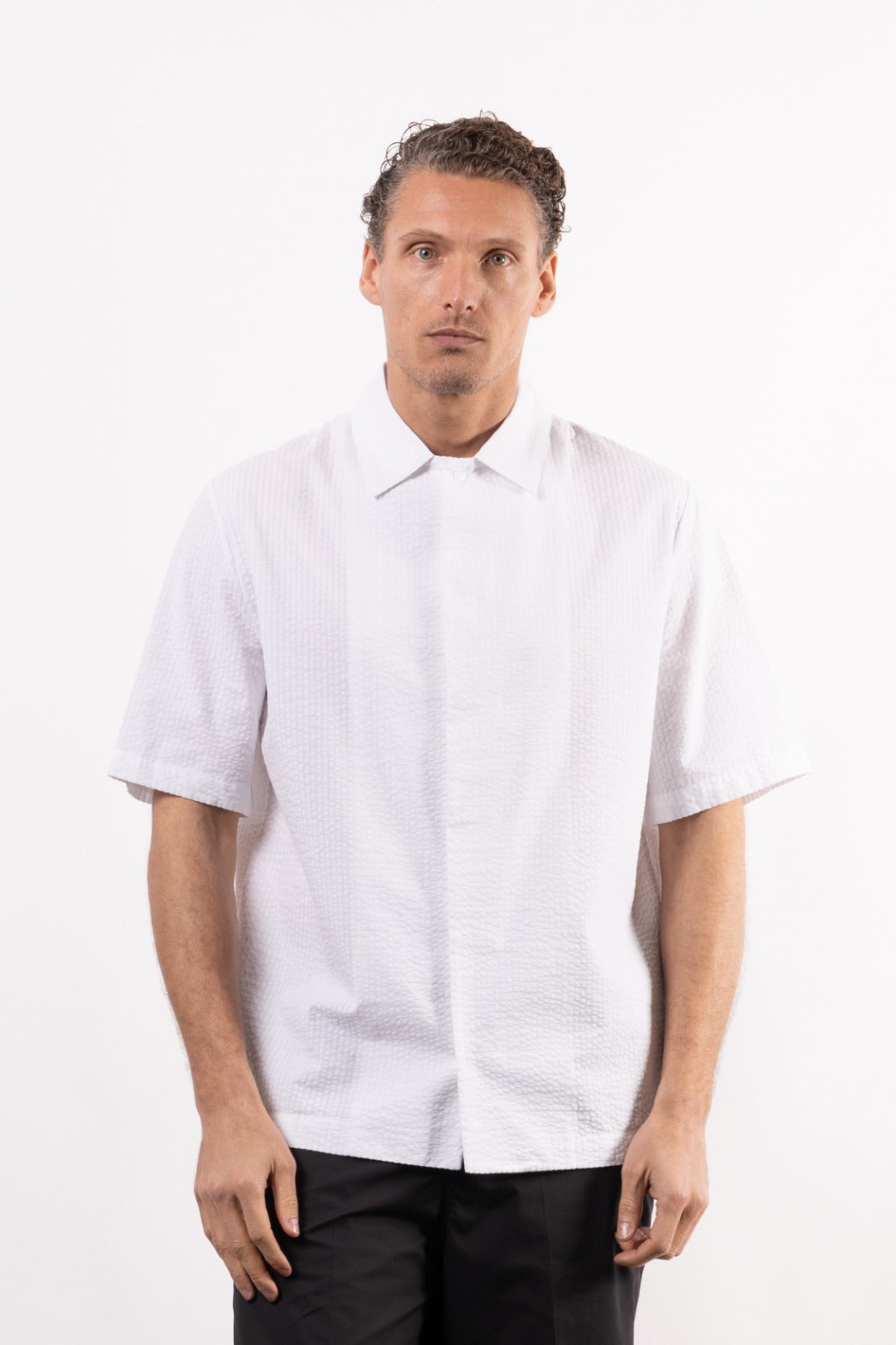 Camicia in tessuto goffrato