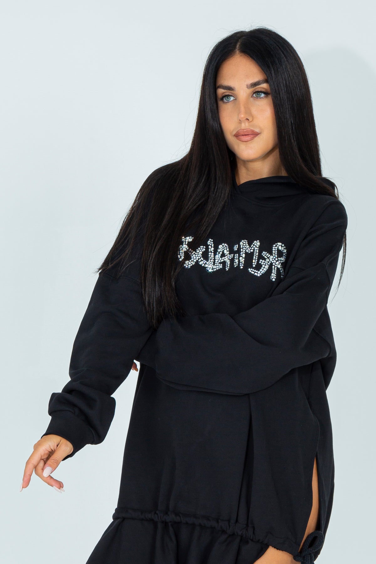 Long sweatshirt with rips and applications