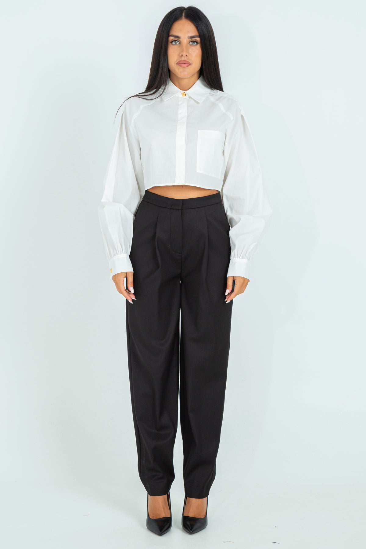 Crop shirt with front pocket